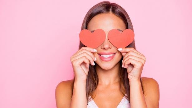 Безопасно ли е да използвате слюнката като лубрикант