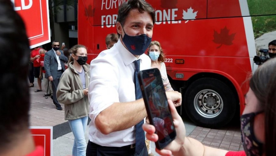 Атакуваха премиера на Канада с камъни в Онтарио (ВИДЕО)