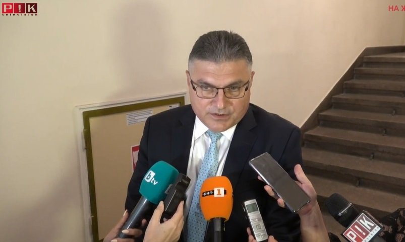 ПИК TV: Служебният министър на отбраната на Радев с коментар за мигрантската вълна и евакуирането на българите от Кабул - имаме готовност да разположим над 1000 военни по границата с Турция