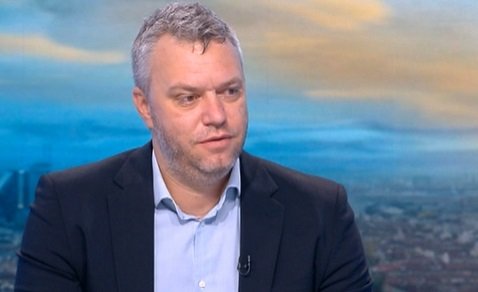 ЕКСПЕРТНО МНЕНИЕ: Специалист по киберсигурност с важни подробности за машините за гласуване и избори 2 в 1