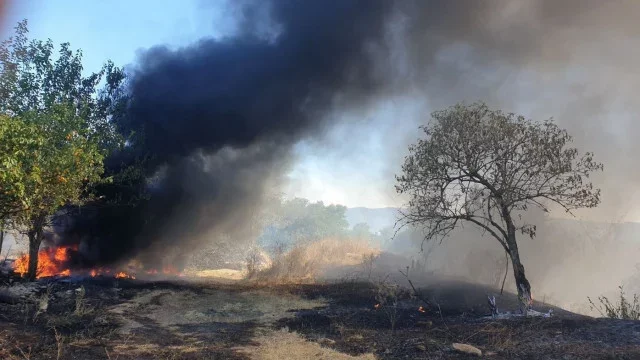 Запалени гуми край Рогошко шосе обгазили Столипиново, ще има глоби