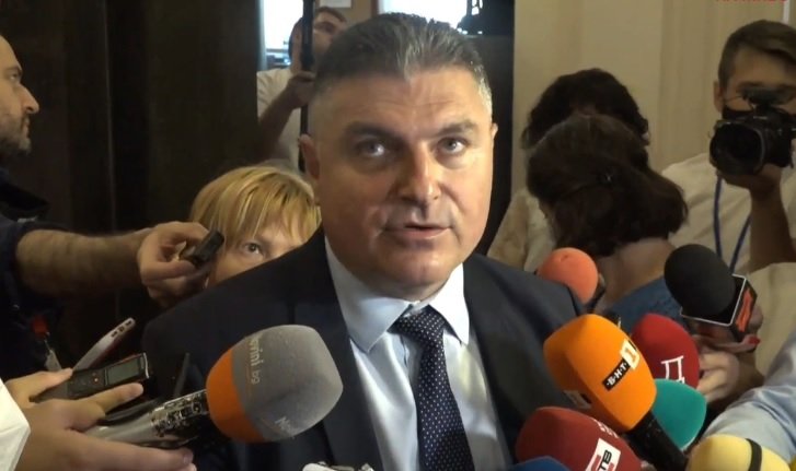 ПИК TV: Служебният министър на отбраната: Български военен ще присъства на дешифрирането на черната кутия на падналия МиГ-29