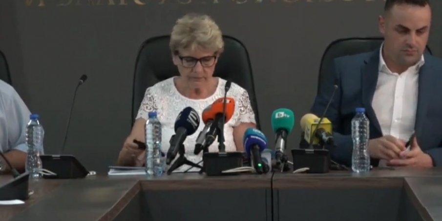 ПИК TV: Кутев пак спасява скандалната Комитова за спрените пътища и неплатените заплати на протестиращи строители - иззе ролята на регионален министър (ОБНОВЕНА)