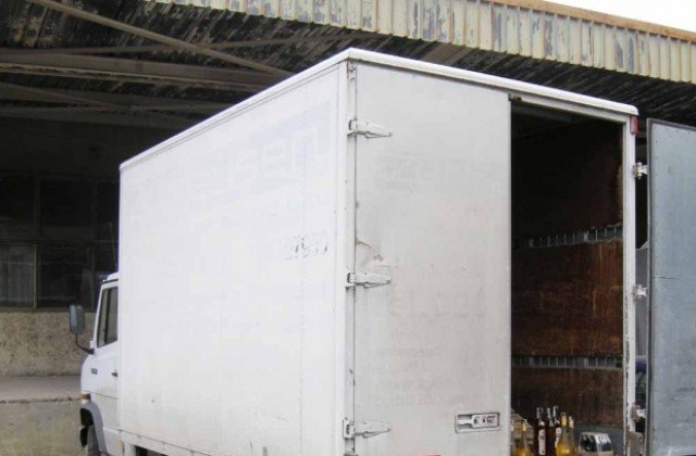 300 литра нелегален спирт арестуваха в Полски Тръмбеш