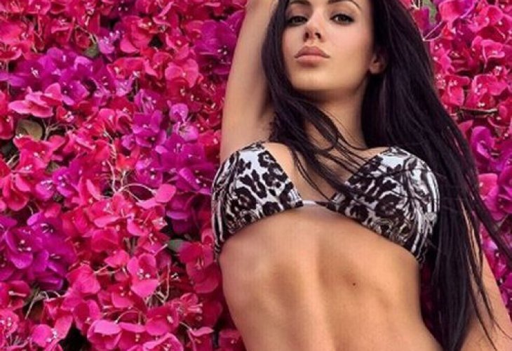 Нова пайнерка засенчи Сузанита, показа си дупето на участие в Слънчака (СНИМКА)