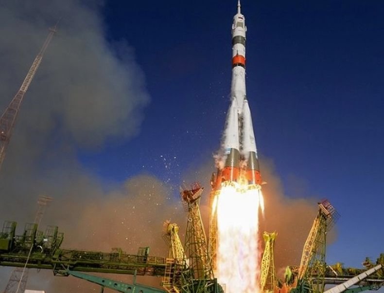 От космодрума в Плесецк: Русия изстреля ракета Союз за отбранителни цели