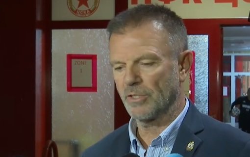 Расистки скандал на “Армията” - треньорът на червените с тежки думи