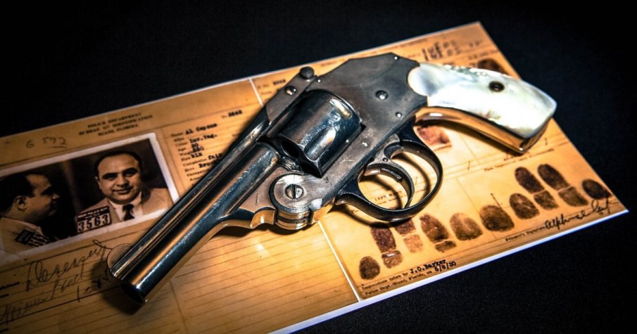 Предлагат на търг любимия пистолет на Ал Капоне