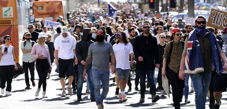 Масови протести в Австралия заради локдауна