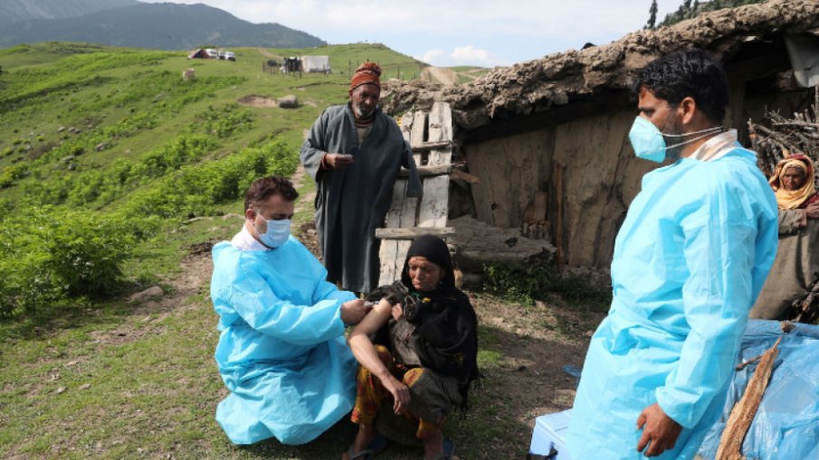 Ваксинираха 10 млн. души в Индия за ден