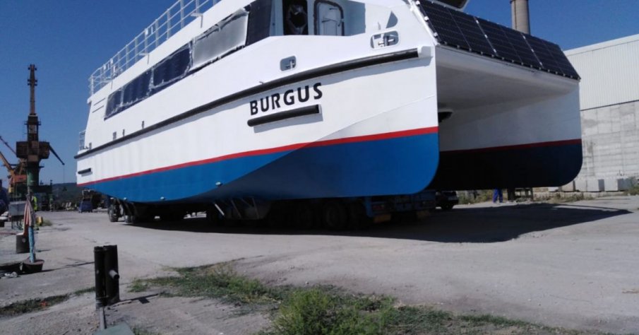 Кръщават официално на 1 септември новия туристически катамаран Бургус