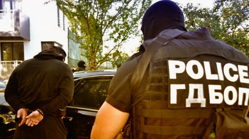 СПЕЦАКЦИЯ: Антимафиоти разбиха група за фалшиви пари и документи