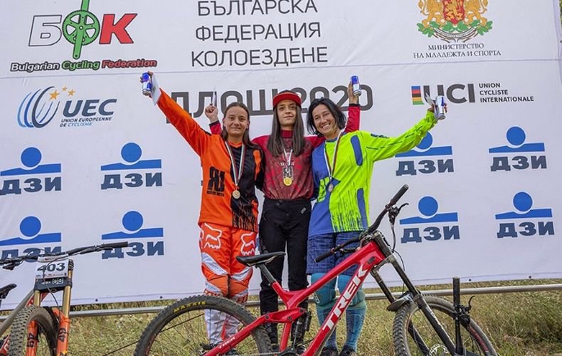 Министър Андрей Кузманов поздрави световната шампионка по планинско колоездене Изабела Янкова