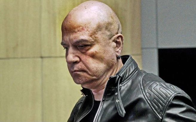 ИСТИНАТА: Мачкат Слави, защото прояви достойнство и не клекна на Радев/Прокопиев