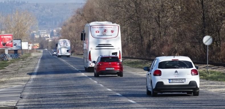 Спират движението в участък на пътя Калотина - Драгоман