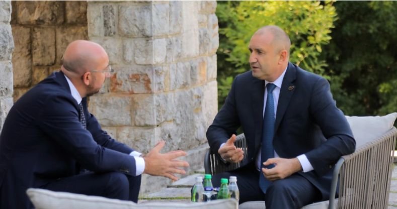 Румен Радев се срещна на четири очи с председателя на Европейския съвет