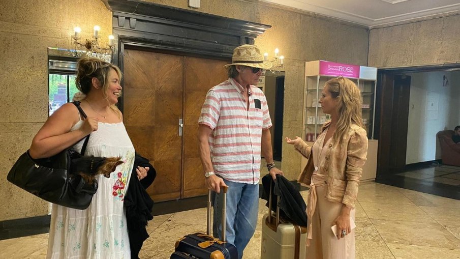 Рич Форестър се развлича с гроздобер край Пловдив