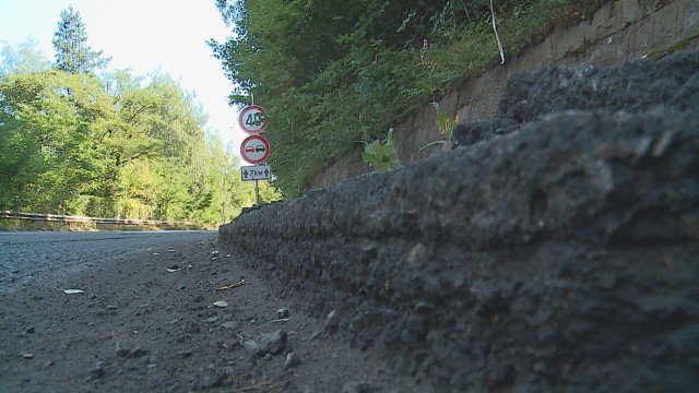 НОВ ХАОС: Зарязаха недовършен ремонта на пътя София - Самоков