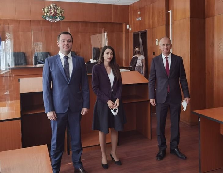 Двама младши съдии встъпиха в длъжност в Окръжен съд – Варна