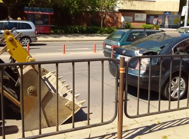 Багер изпълзя от технически преглед, уби шофьора на кола