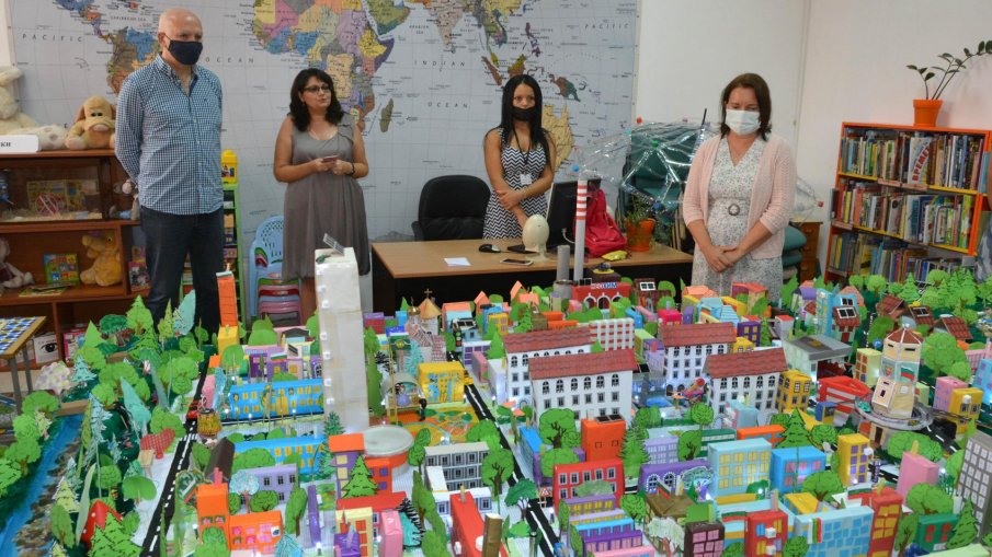 Деца направиха макет на Димитровград с 230 сгради