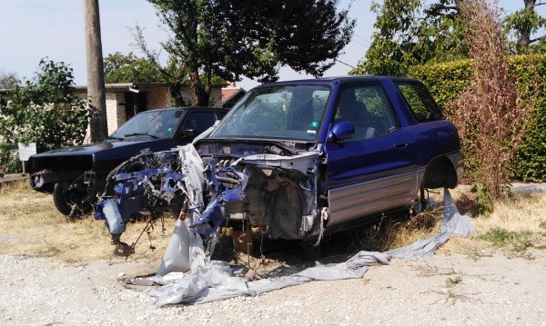 БЪЛГАРСКА РАБОТА: Импровизирана автоморга цъфна в центъра на родопско село