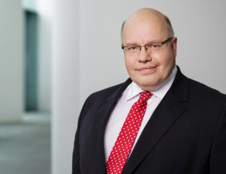 Министърът на икономиката на Германия бе настанен по спешност в болница