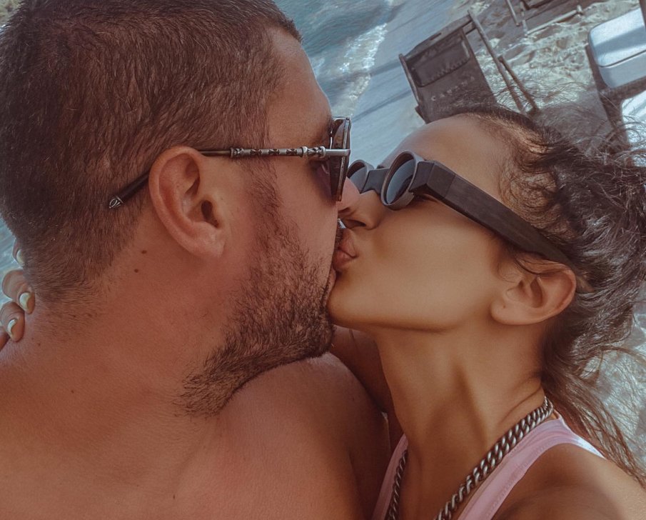 ЗА ТРЕТИ ПЪТ: Мара Отварачката се омъжи тайно