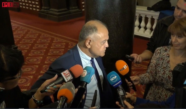 ПИК TV! Атанас Атанасов за избори 2 в 1: Топката е в президента