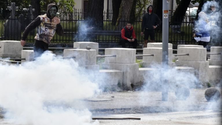 Турската полиция използва сълзотворен газ срещу протестиращи в Истанбул