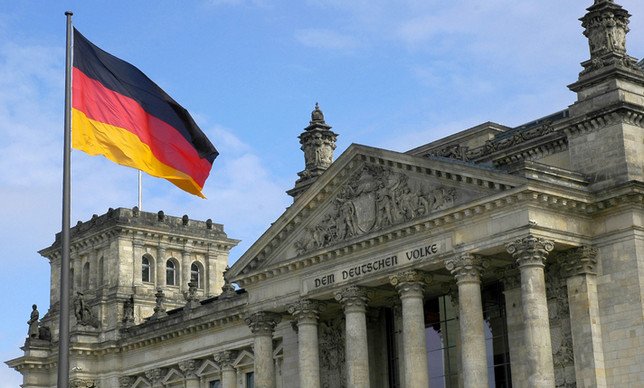 Започват преговори за съставяне на коалиционно правителство в Германия