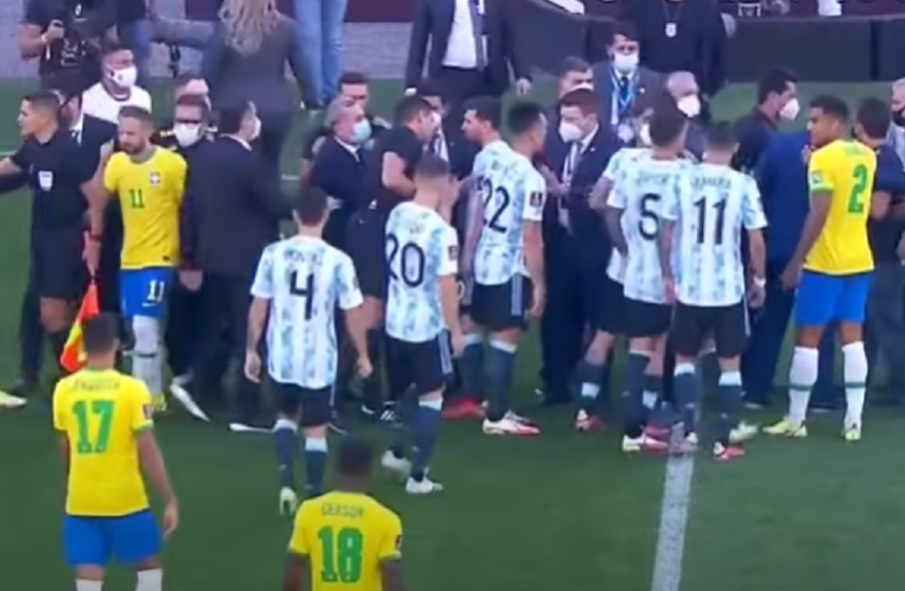 ОГРОМЕН СКАНДАЛ: Прекратиха класиката Бразилия - Аржентина! Футболисти нарушили карантината си, за капак стана и бой (ВИДЕО)