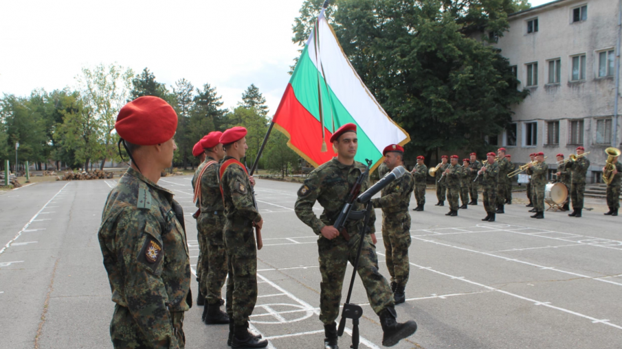 Военните окръжия вече набират кандидати за доброволния резерв