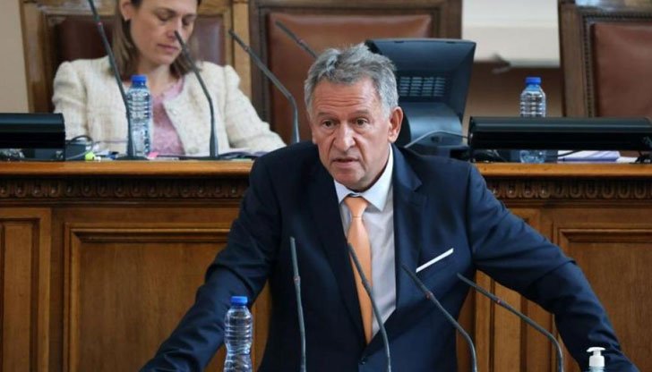 ГЕРБ остро: Всеки ден престой на Стойчо Кацаров на поста здравен министър вдига степента на обществена опасност