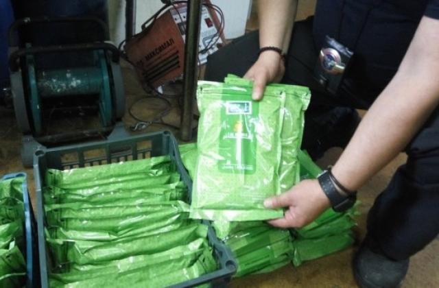 Заловиха 100 кг нелегална паста за наргиле на Капитан Андреево