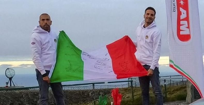 ЗА ГИНЕС: Италианци изминаха с кола 4 400 км за 45 часа