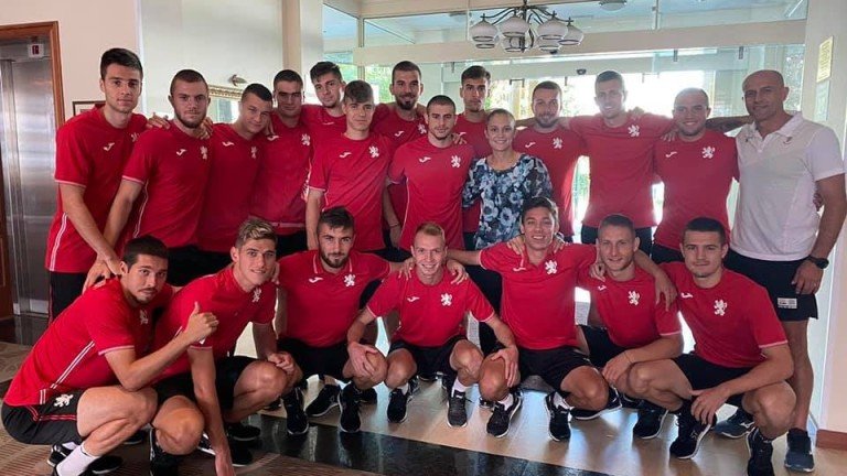 ТАЗИ ВЕЧЕР: Младежите на Сашо Димитров излизат срещу отбор за 76 млн. евро