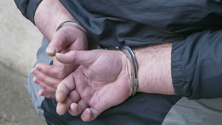 Прокуратурата задържа мъж за гавра и закана за убийство към жена
