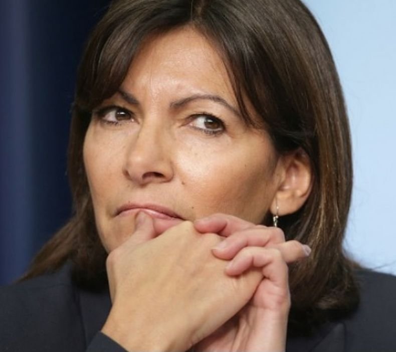 Кметицата на Париж влиза в президентската битка във Франция