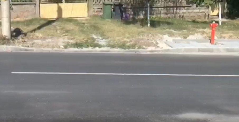 Жители на русенско село недоволни - път и тротоар станали опасни след ремонт