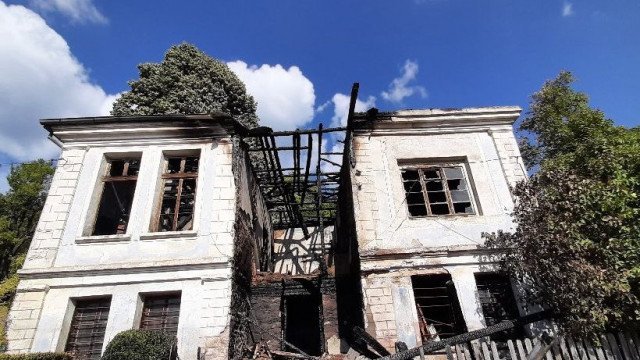 Къща на 125 години изгоря в Чепеларе