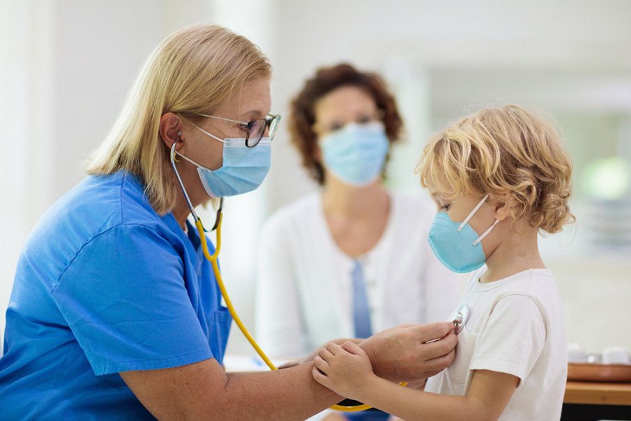 Лекар алармира: При децата с COVID-19 нещата могат да се развият за минути и часове