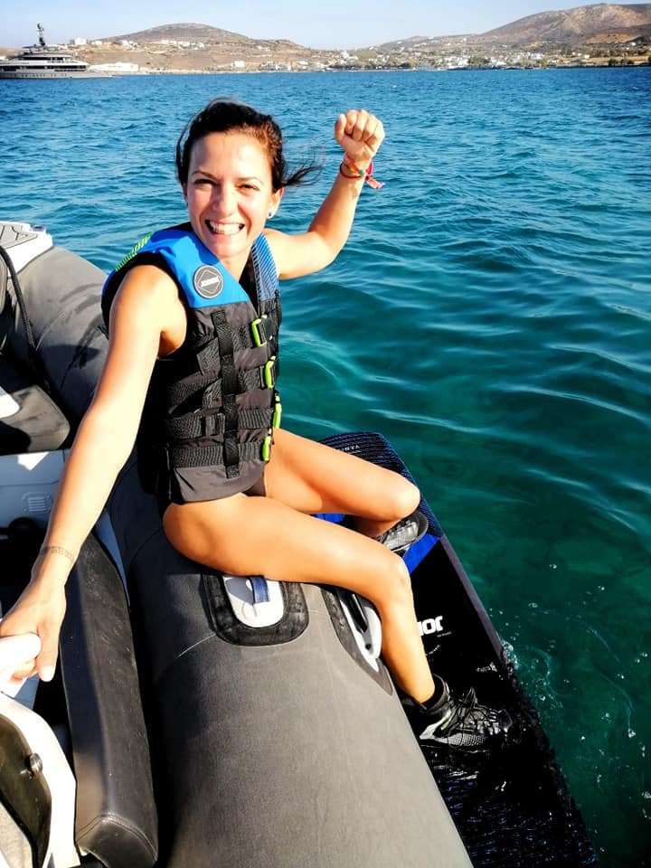 Хепи Ванче се качи на уейкборд в Егейско море, но ето какво й се случи секунди по-късно (ВИДЕО) Хепи Ванче се качи на уейкборд в Егейско море, но ето какво й се случи секунди по-късно (ВИДЕО)