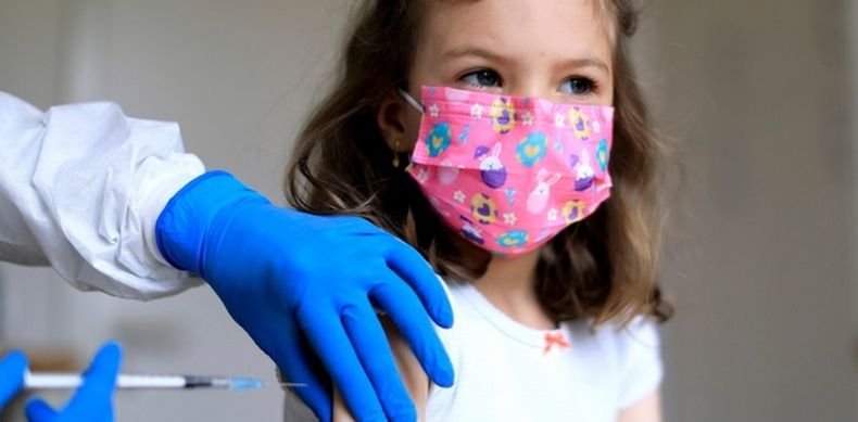 Румъния започва поставяне на трета доза ваксина срещу COVID-19