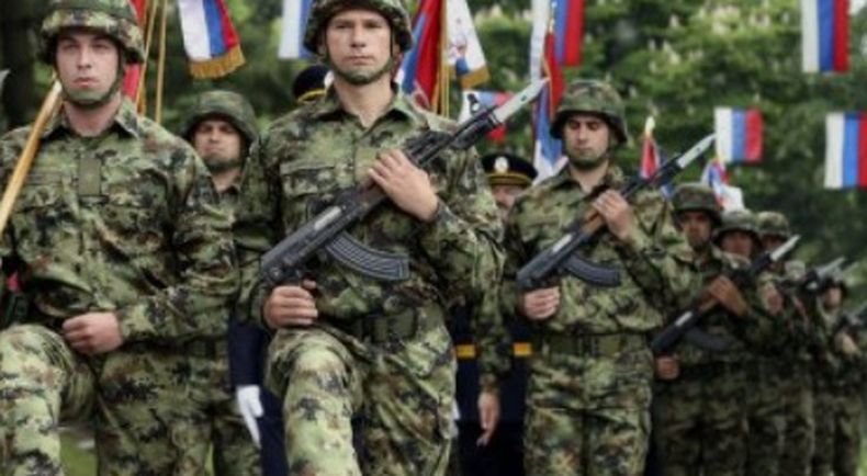 Две трети от сърбите са за връщане на задължителната военна служба