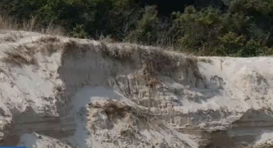 Унищожиха дюни в курорта Албена, търсят вандалите