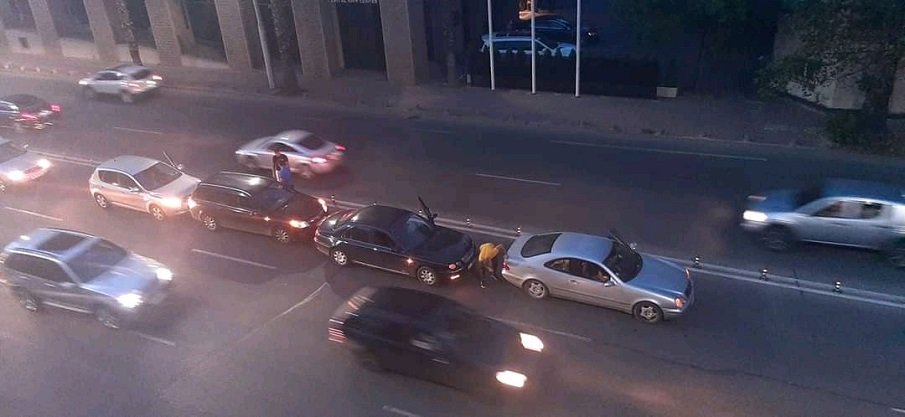 ВЕРИЖНА КАТАСТРОФА: Четири коли се нанизаха в Пловдив