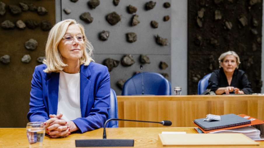 Външната министърка на Нидерландия подаде оставка заради Афганистан