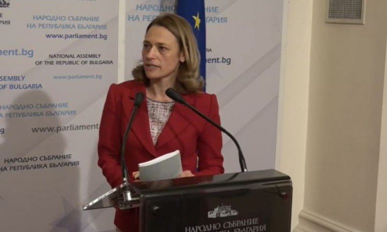 Ива Митева не се отказва от политиката, щяла да опита още веднъж