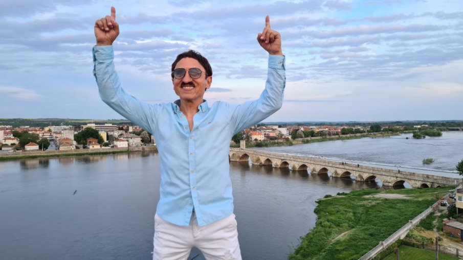 Милко Калайджиев проплака: Продадоха къщата ми на цената на панелка